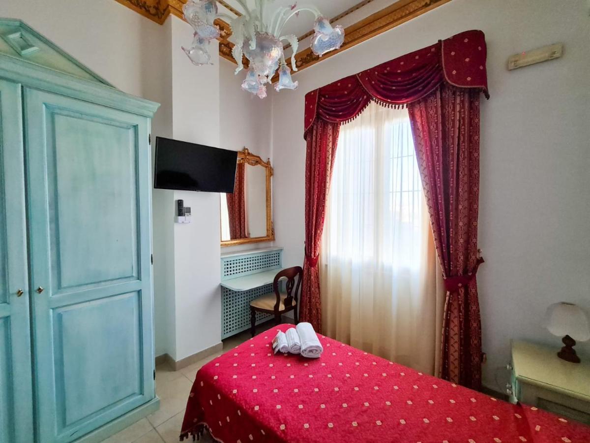 Euro Hotel อีเกลเซียส ภายนอก รูปภาพ