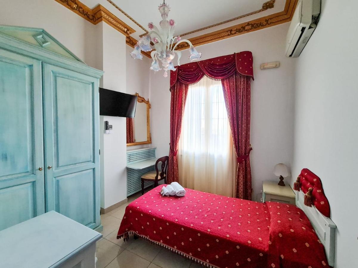 Euro Hotel อีเกลเซียส ภายนอก รูปภาพ