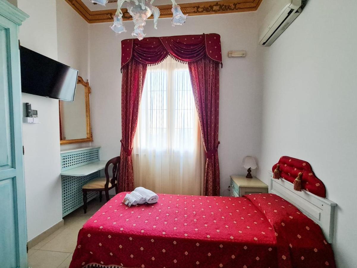 Euro Hotel อีเกลเซียส ภายนอก รูปภาพ