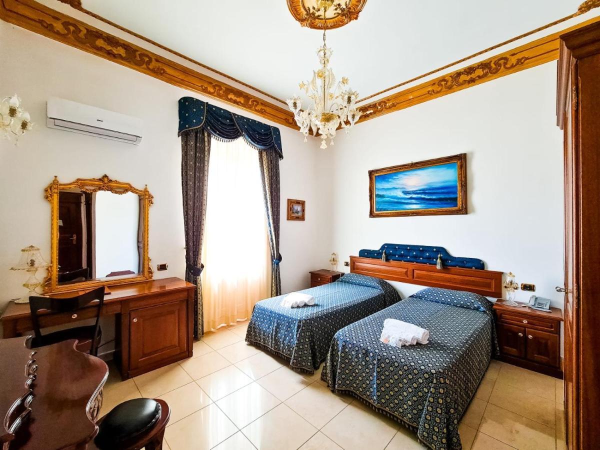 Euro Hotel อีเกลเซียส ภายนอก รูปภาพ