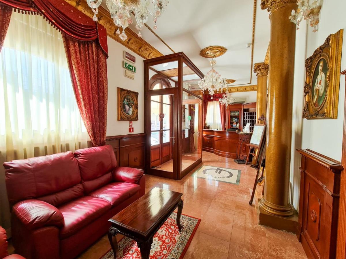 Euro Hotel อีเกลเซียส ภายนอก รูปภาพ