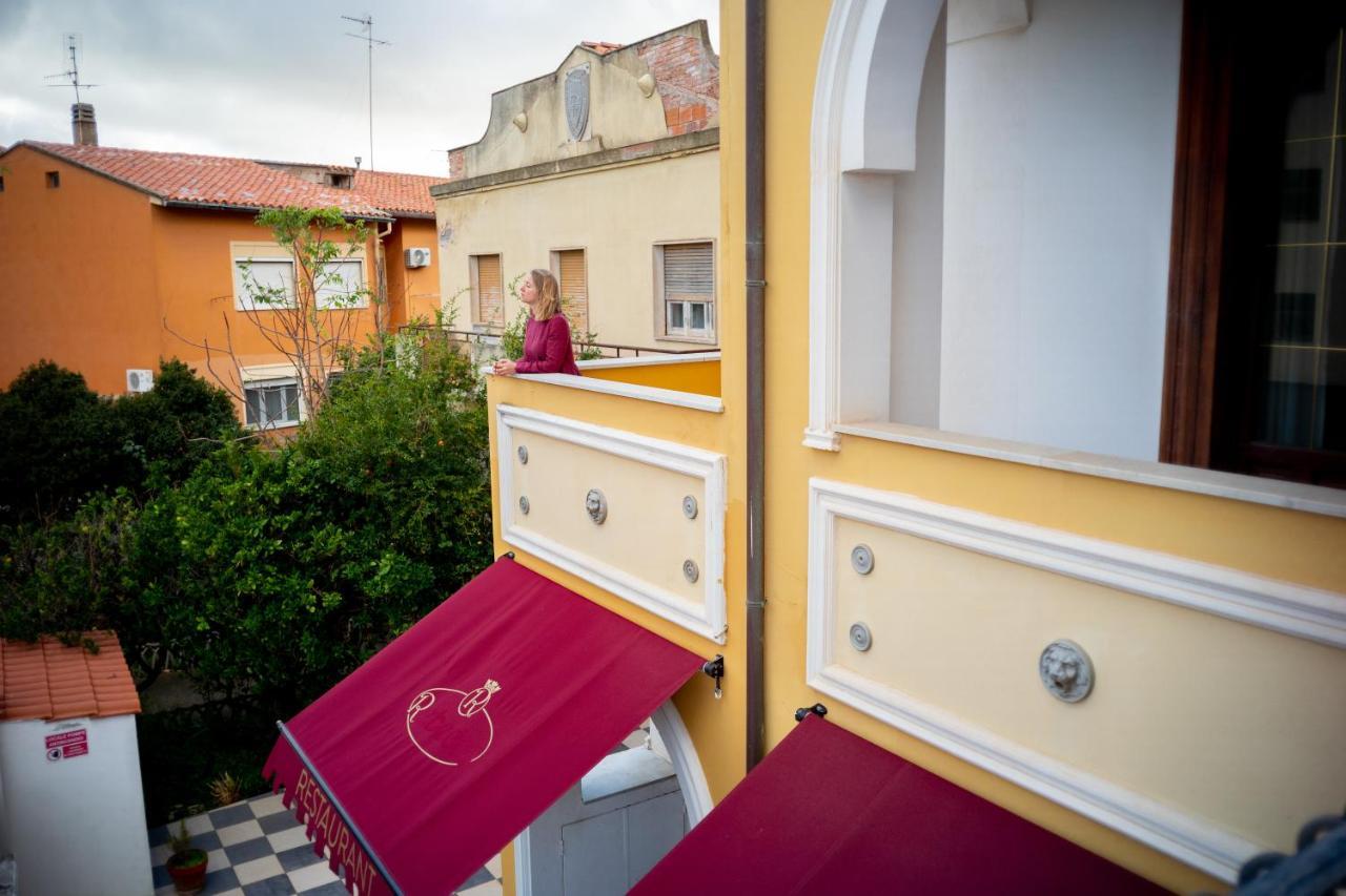Euro Hotel อีเกลเซียส ภายนอก รูปภาพ