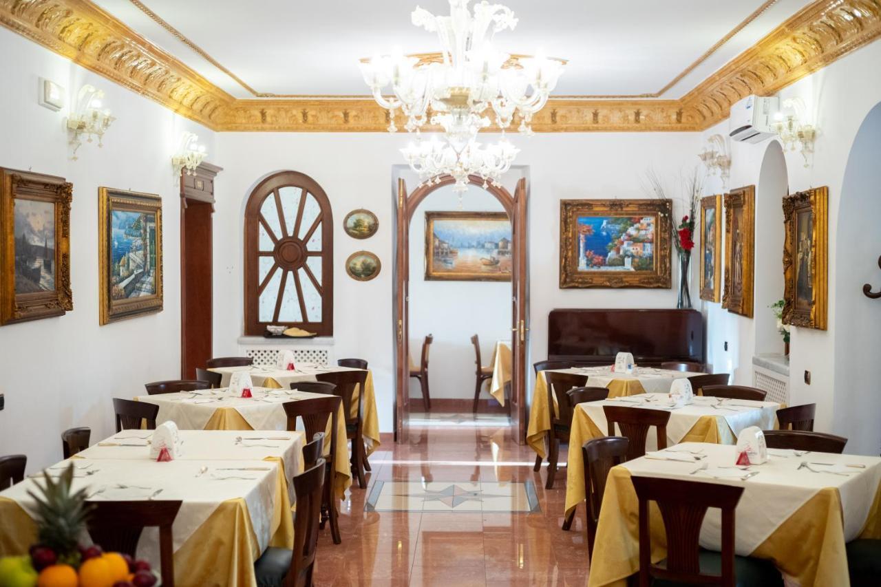 Euro Hotel อีเกลเซียส ภายนอก รูปภาพ