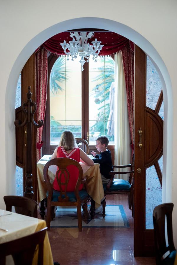 Euro Hotel อีเกลเซียส ภายนอก รูปภาพ